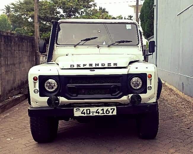 Land Rover Defender 110