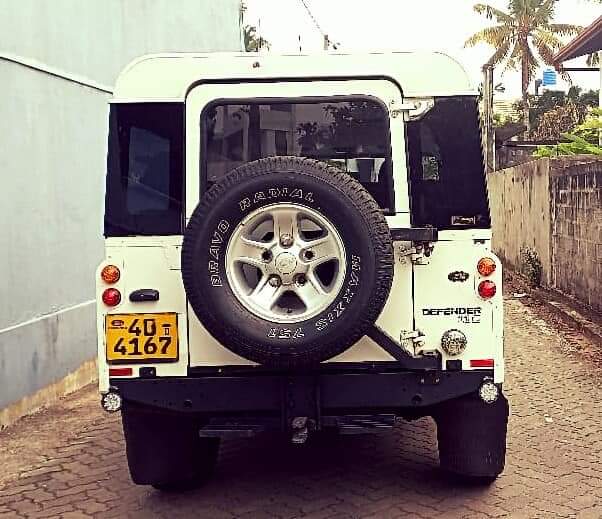 Land Rover Defender 110