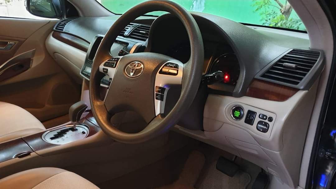 Toyota Premio G grade
