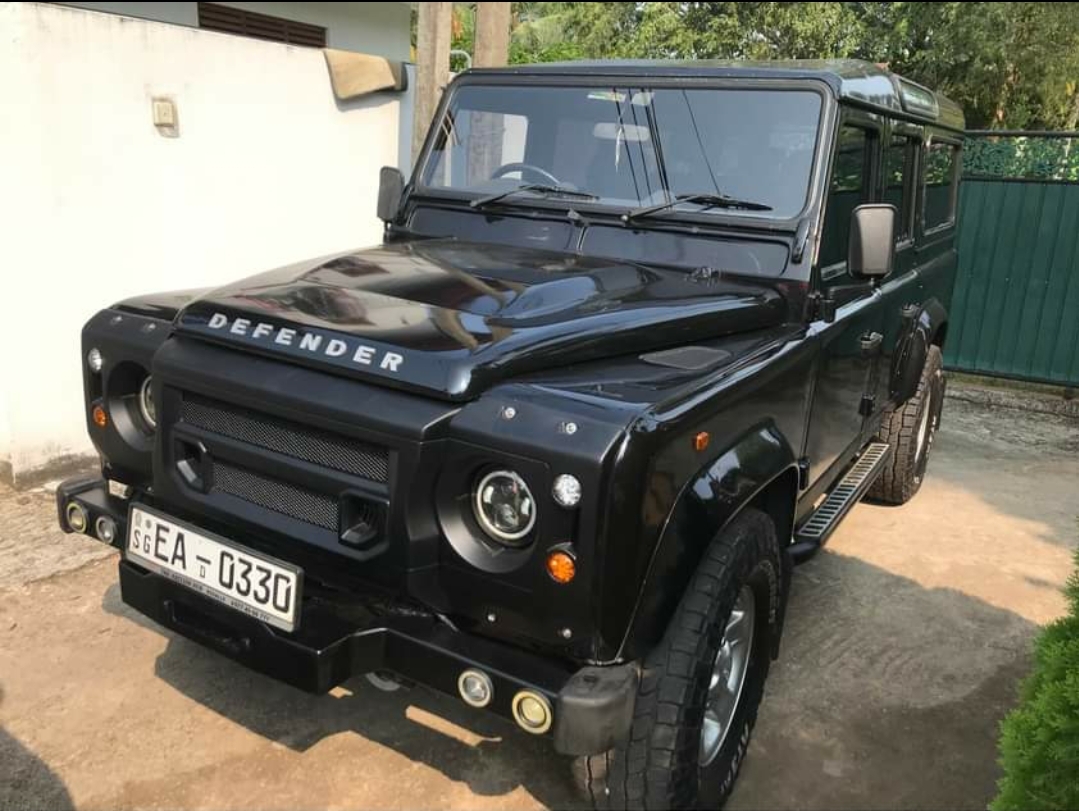 Land Rover Defender 110 Puma