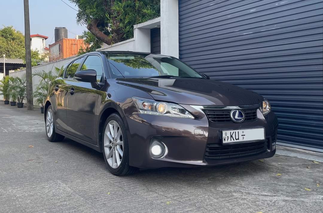 Lexus CT200h