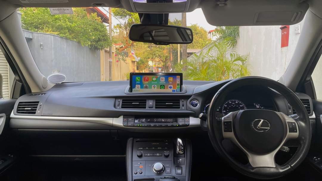 Lexus CT200h