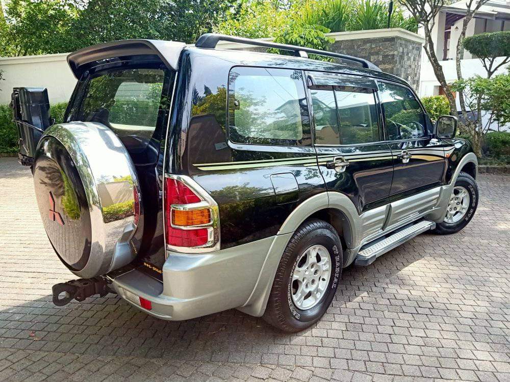Mitsubishi Montero v76 sri lanka