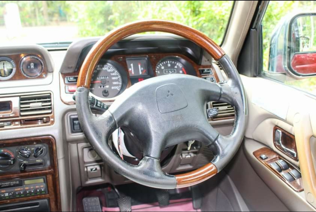 Mitsubishi Montero 1998