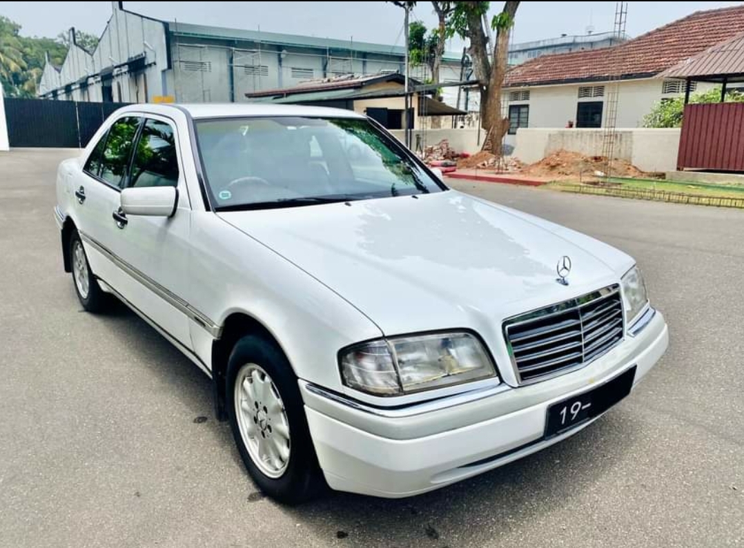 MeMercedes Benz w202 c180