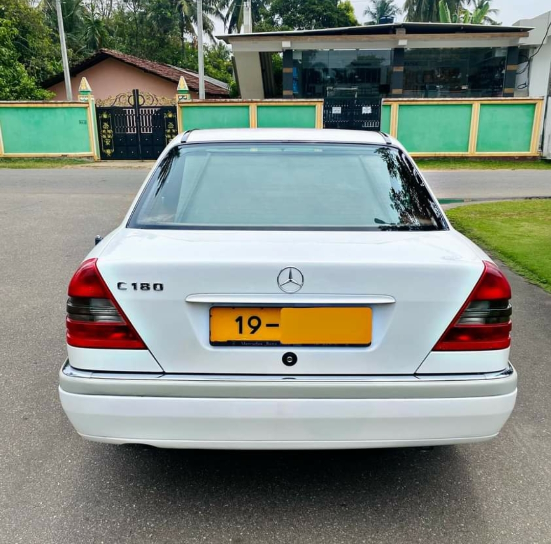 MeMercedes Benz w202 c180