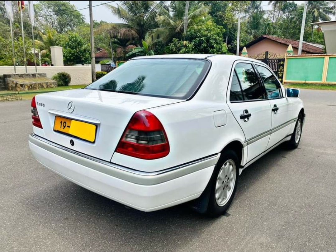 MeMercedes Benz w202 c180