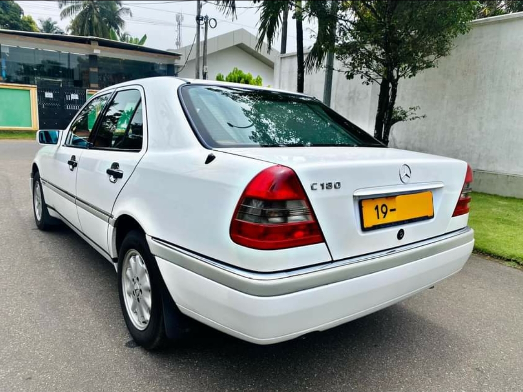 MeMercedes Benz w202 c180