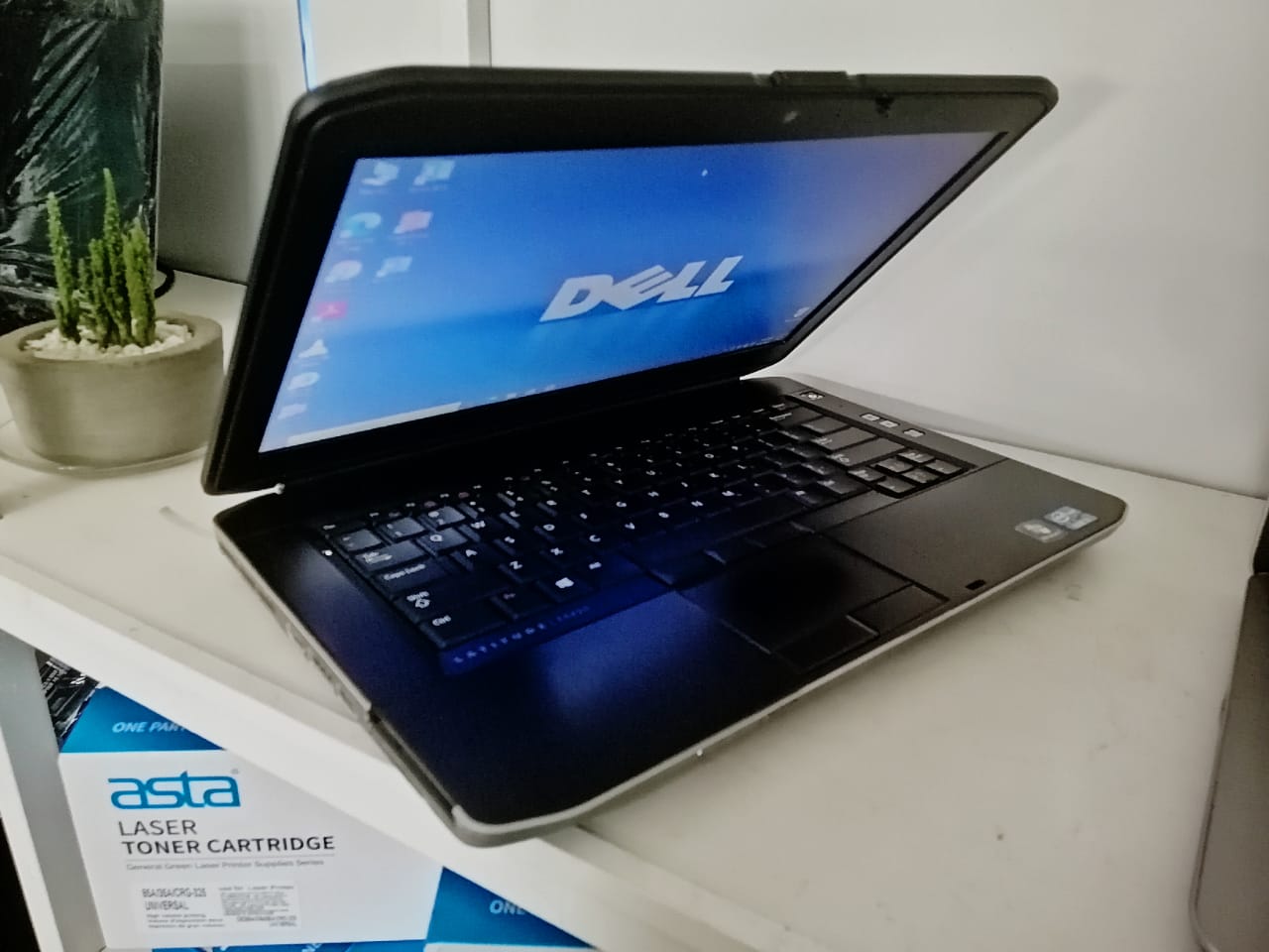 Refurbished laptop (නවිකරණය කල )