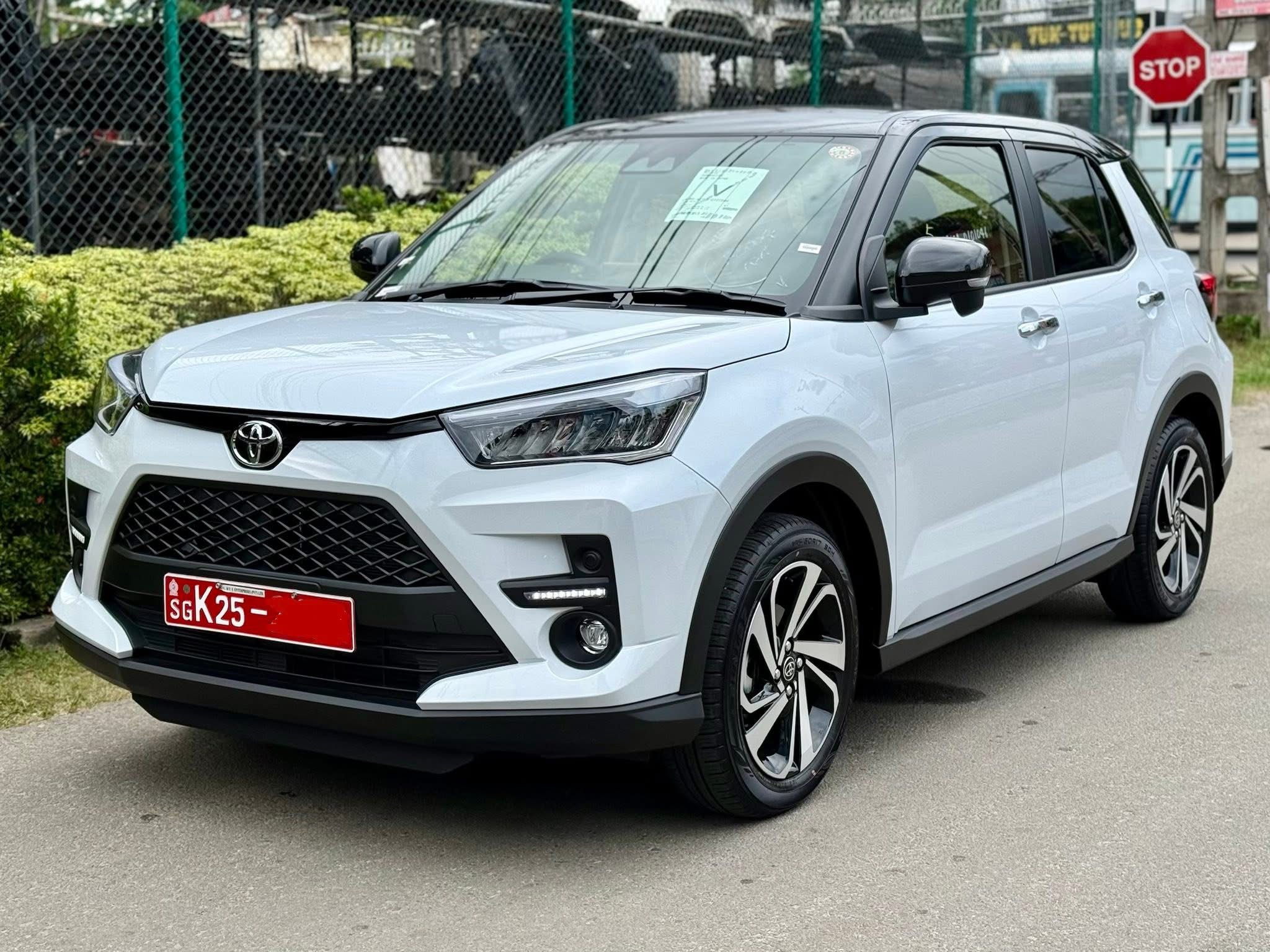 Toyota Raize Z grade 2015 sri lanka