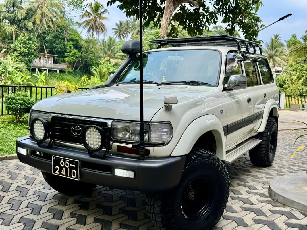 Land ruiser Sahara for sale Sri lan