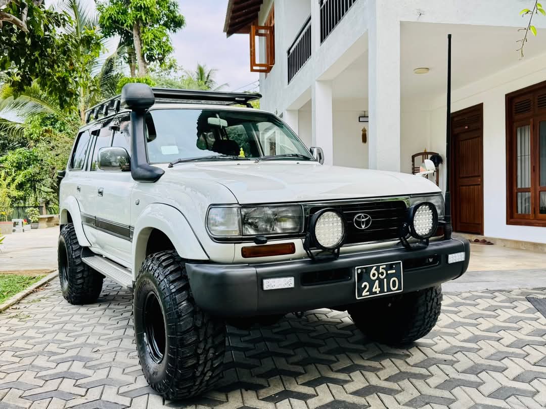 Land ruiser Sahara for sale Sri lan