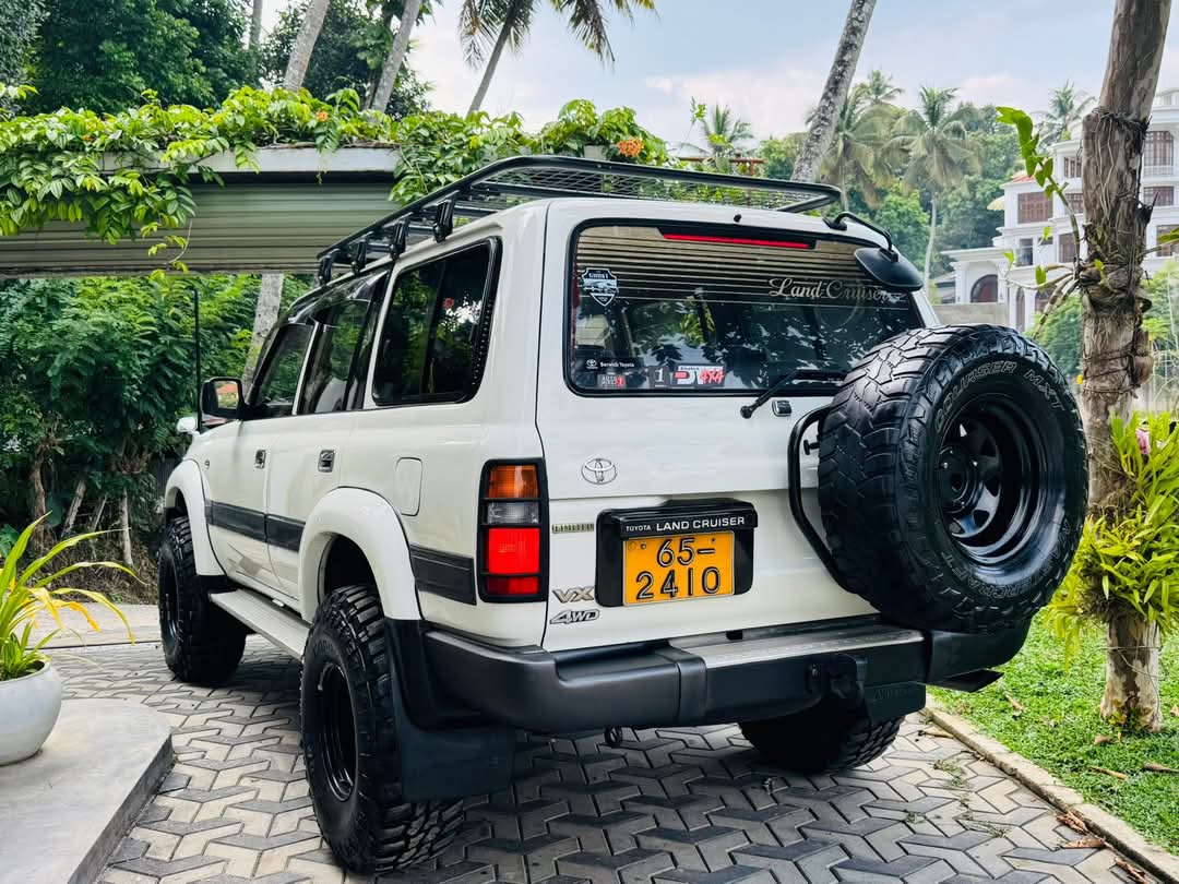Land ruiser Sahara for sale Sri lan