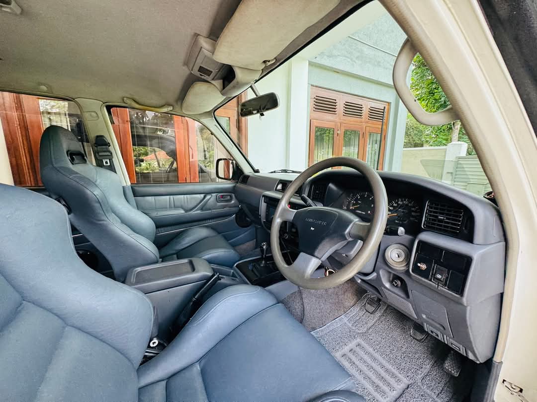 Land ruiser Sahara for sale Sri lan