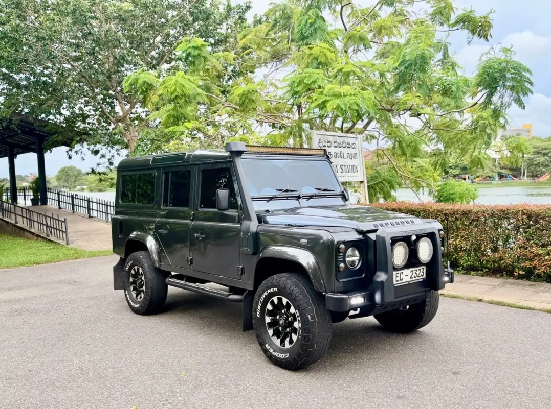 Land rover defender sri lanka