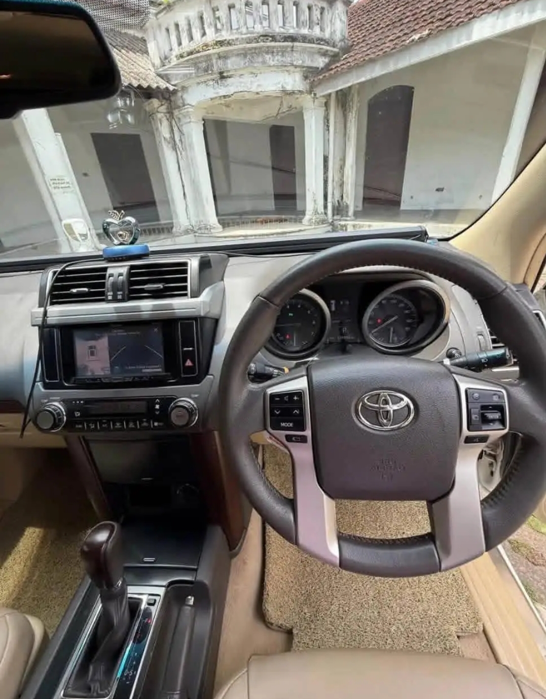 Toyota land ccruser for sri lanka